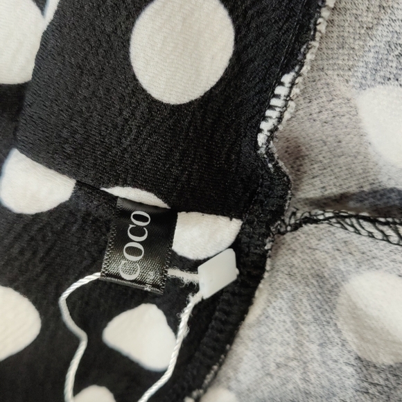 Urban coco black with white polka dots skater skirt, size small, NWOT - Picture 5 of 8